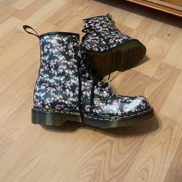 Floral Doc Martens - Picture 5 of 5